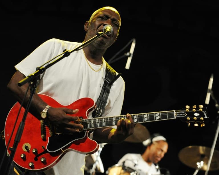 Jacob Desvarieux en concert avec le groupe Kassav' le 1er mai 2009 à Abidjan - KAMBOU SIA © 2019 AFP