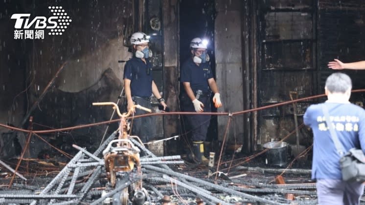 高雄城中城大樓火災釀嚴重死傷。（圖／TVBS）