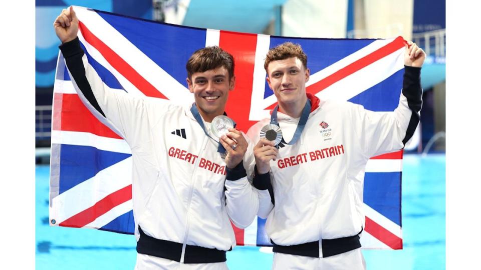 Tom Daley and Noah Williams with their silver medals