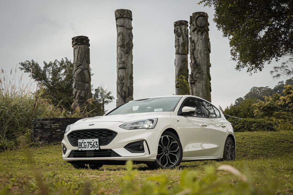 Ford Focus ST-Line Lommel 售價新台幣 92.8 萬元，舊換新價 87.8 萬。