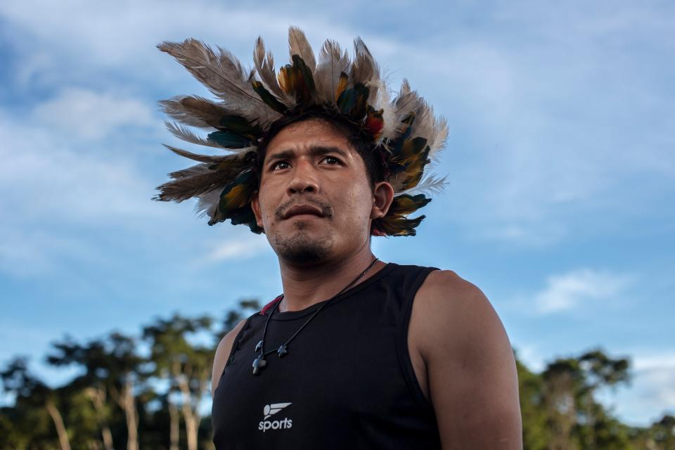 Awapy Uru-eu-wau-wau, a chief of the Uru-eu-wau-wau, Rondônia, Brazil (Marizilda Cruppe, WWF-UK)