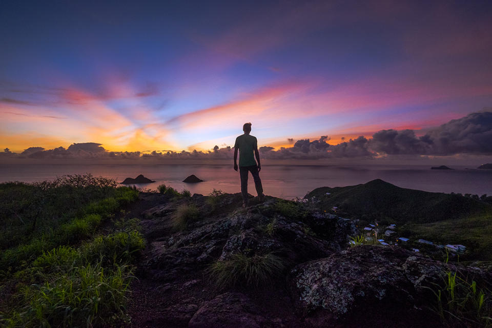 Stunning sunrises abound in Hawaii. (Photo: Getty)