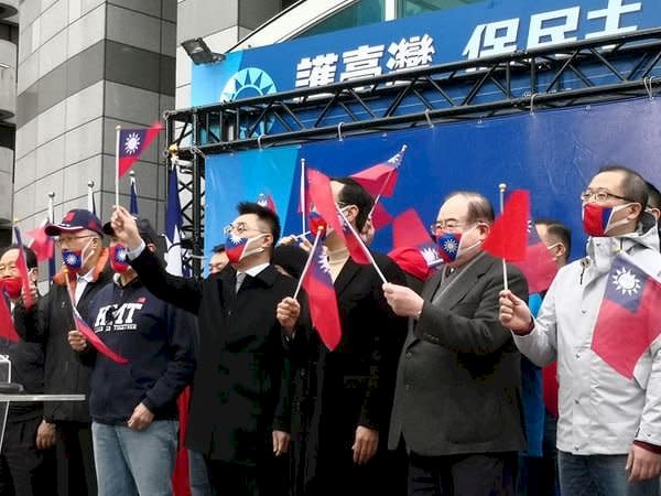 今天(1日)是中華民國110年元旦，國民黨於中央黨部舉辦中華民國開國110年元旦升旗典禮（劉玉秋攝）