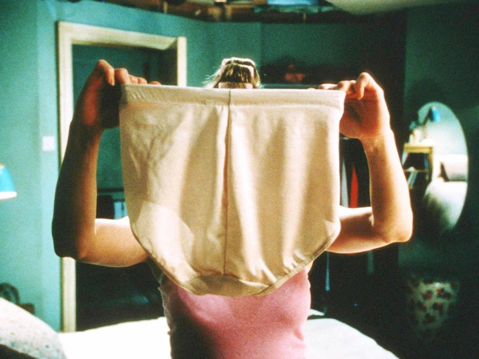 Renée Zellweger’s Bridget holds up her control pants in 2001’s ‘Bridget Jones’s Diary’ (Miramax/Working Title)