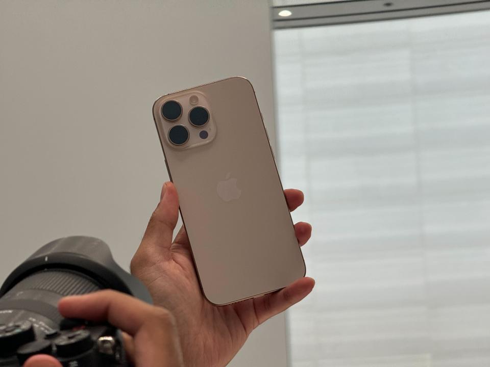 iPhone 16 Professional hands-on: How does a fake digicam management button really feel so actual? – Uplaza