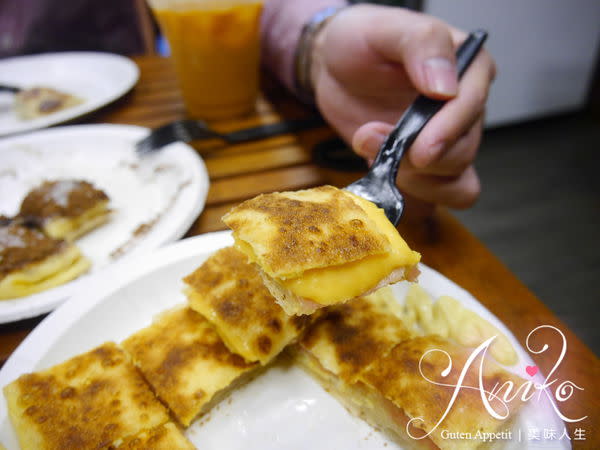 【台南美食】橘象泰早安。泰美味！！香蕉煎餅專賣～熱騰騰坐著吃更享受