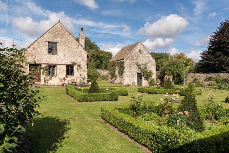 luckington court cottages