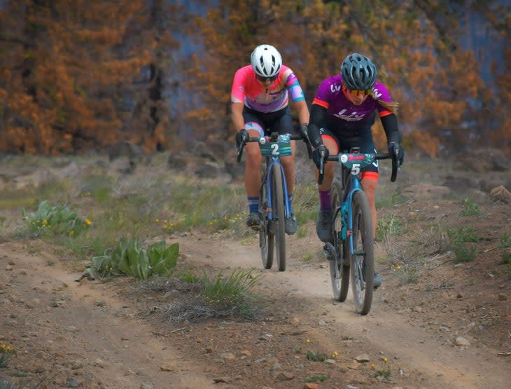 <span class="article__caption">20 miles in, Bishop Gordon and Bernstein were already competing. </span> (Photo: SBTS)