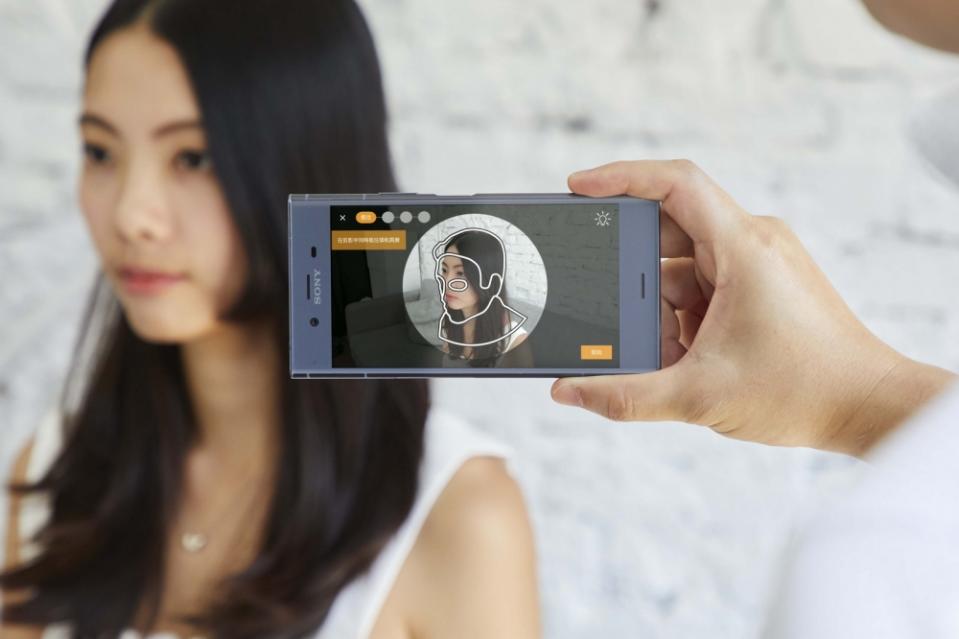 Sony Mobile Motion Eye相機模組再升級，XZ1與XZ1 Compact內建「3D即時掃描」，可迅速掃描物體3D立體影像，並套用內建應用程式，創造出鮮活人物角色