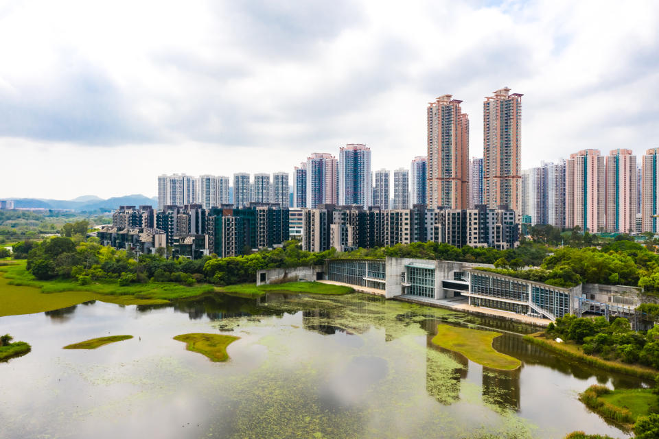 Wetland Seasons Park與鐵路站及輕鐵站有一段距離，同樣獲買家追捧。