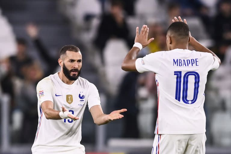 Karim Benzema y Kylian Mbappé compartieron la delantera de Francia menos de los esperado 