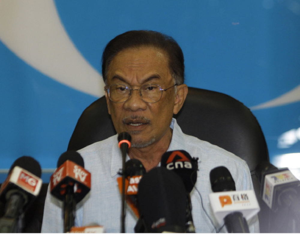 PKR president Datuk Seri Anwar Ibrahim speaks during a press conference in Petaling Jaya March 13, 2020. — Bernama pic