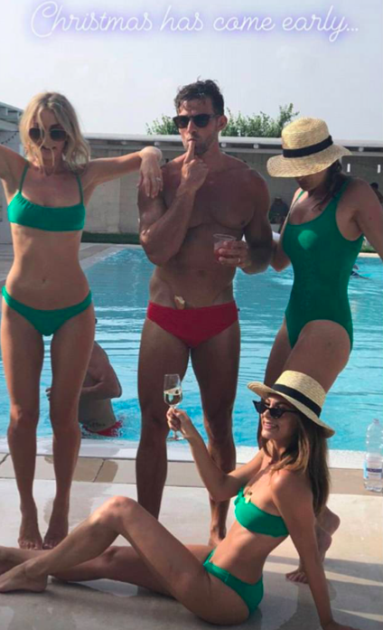 <p>These guys make a splash! Charlotte Heinrich shared this funny pic of Tim and her sisters. She captioned it, “Christmas has come early.” Source: Instagram/charlotteheinrich </p>