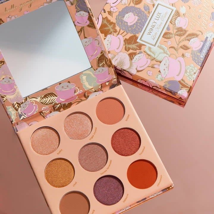 The square-shaped palette, with a built-in mirror and nine shades