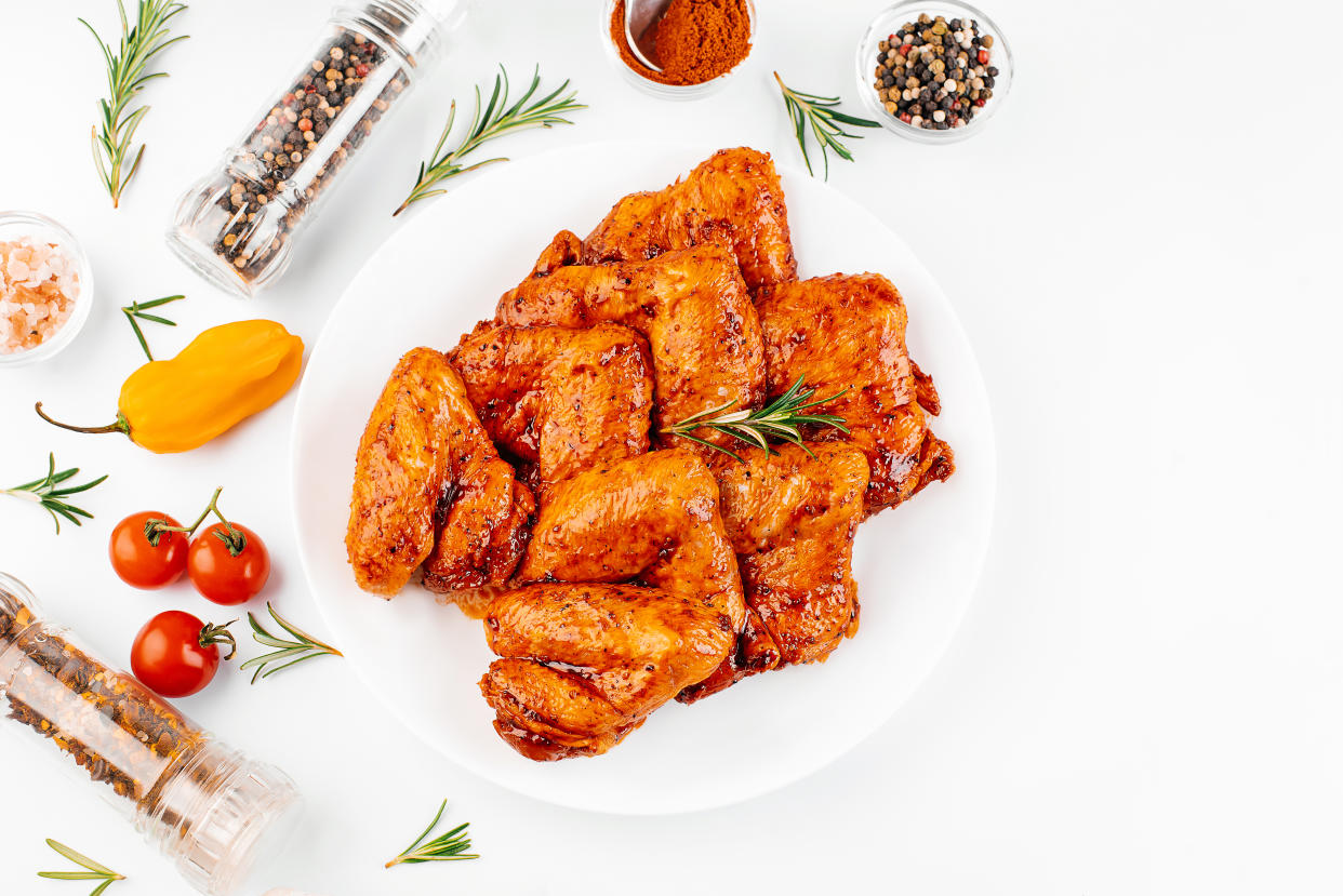 Receta alitas mango habanero. (Foto: Getty Images) 