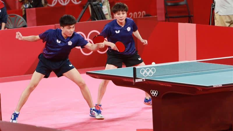 桌球「黃金混雙」林昀儒選手、鄭怡靜選手在混雙奪得銅牌。（圖／體育署提供）