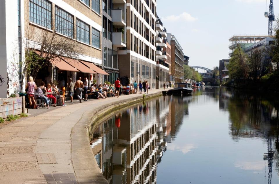 Towpath (Alamy Stock Photo)