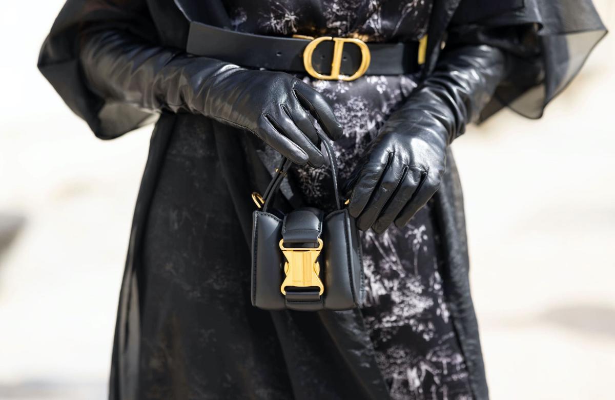 This key accessory from the 1960s is the ultimate secret to a stylish winter look