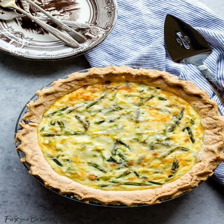 A whole quiche with leeks