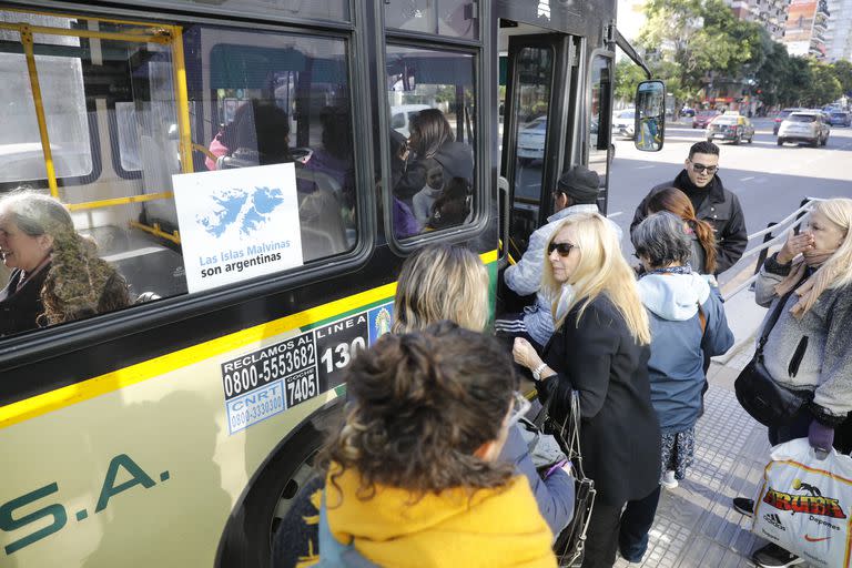 El paro de colectivos afectará a más de veinte líneas 