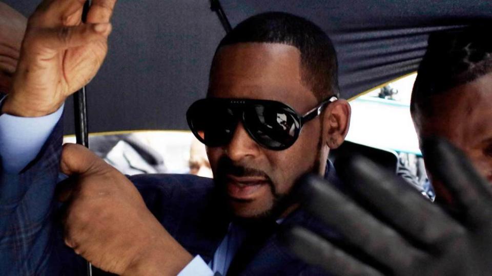 <p>R. Kelly may have enjoyed his last Memorial Day BBQ for a while, because his accusers are set to testify to the grand jury this week as federal officials prepare multiple indictments against the singer. Sources directly connected to the investigation tell The Blast witnesses will be in Chicago on Tuesday to give testimony during […]</p> <p>The post <a rel="nofollow noopener" href="https://theblast.com/r-kelly-witness-testimony-grand-jury-chicago/" target="_blank" data-ylk="slk:R. Kelly Accusers in Chicago to Testify Before Federal Grand Jury;elm:context_link;itc:0;sec:content-canvas" class="link ">R. Kelly Accusers in Chicago to Testify Before Federal Grand Jury</a> appeared first on <a rel="nofollow noopener" href="https://theblast.com" target="_blank" data-ylk="slk:The Blast;elm:context_link;itc:0;sec:content-canvas" class="link ">The Blast</a>.</p>