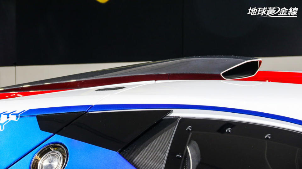 Lamborghini在Essenza SCV12的引擎進氣口中加入衝壓設計。(攝影/ 陳奕宏)