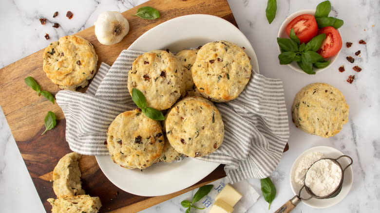 basil tomato biscuits in serving bowl