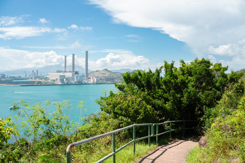 Lamma Island hiking trail with sea view. (Photo: Gettyimages)