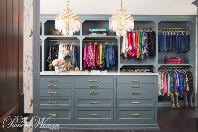 <p>Buff Strickland/The Pioneer Woman Magazine</p> Ree Drummond's closet