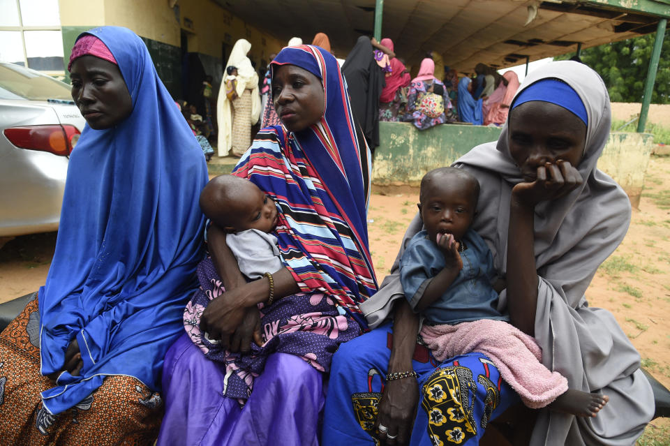 Existe el miedo a que la vacuna cause problemas de fertilidad. (Photo by PIUS UTOMI EKPEI/AFP via Getty Images)