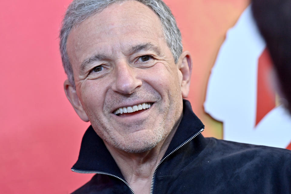 HOLLYWOOD, CA - 09 JUIN : Bob Iger assiste à une projection spéciale de Searchlight Pictures à Los Angeles. 