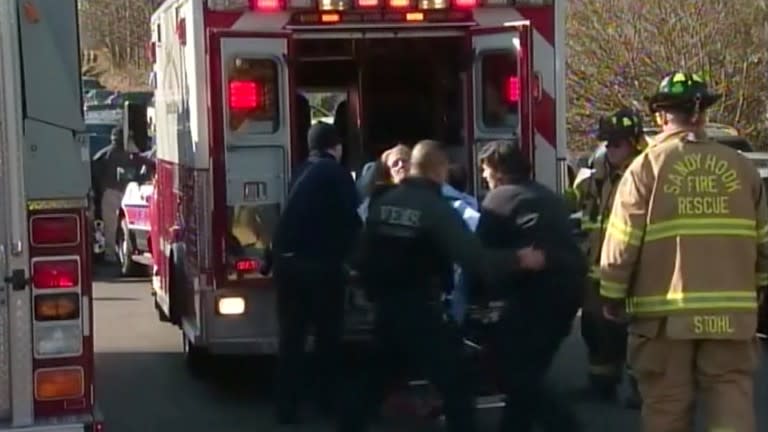 La Policía del estado de Connecticut confirmó la muerte de 27 personas durante un tiroteo en una escuela primaria de Newton. Entre ellos 20 niños y el atacante.