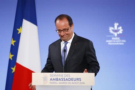 French President Francois Hollande addresses French ambassadors during a meeting at the Elysee Palace in Paris, France, August 30, 2016. REUTERS/Francois Mori/Pool