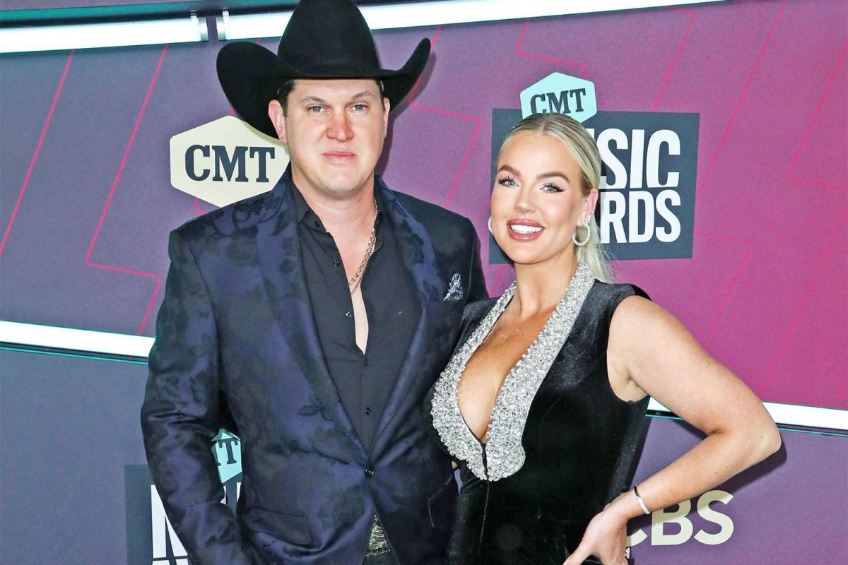 Jon Pardi Reveals Daughter Presley Is 'Starting to Laugh' at 2023 CMT ...