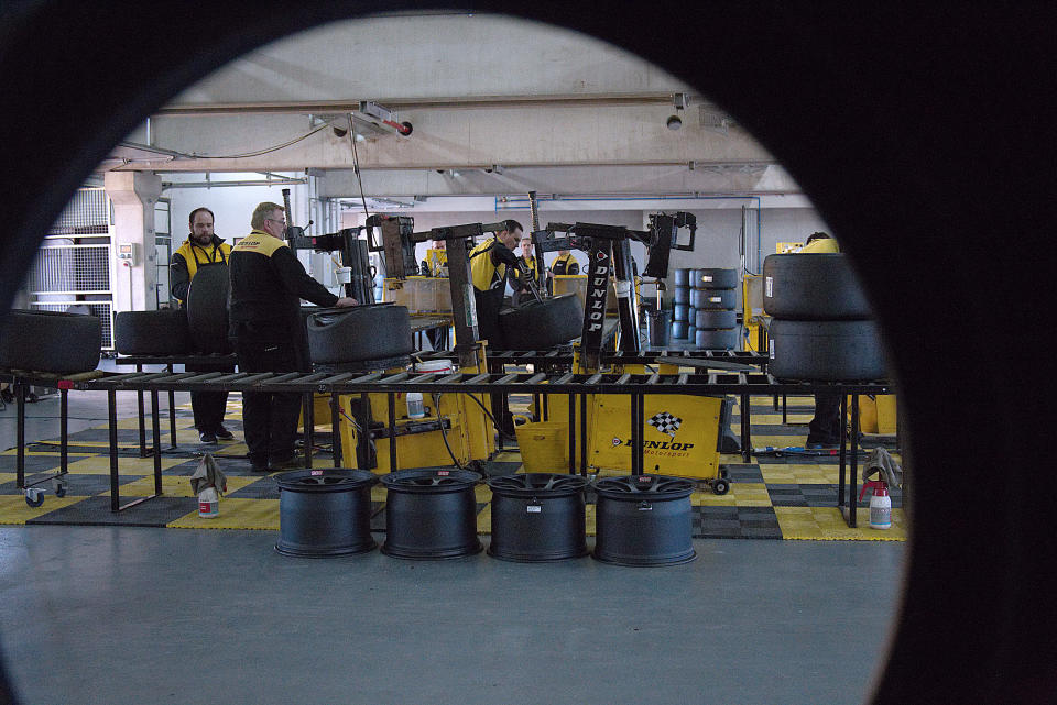 You can’t get quicker: Dunlop’s crew fitting tyres to wheels behind the scenes at Aragon