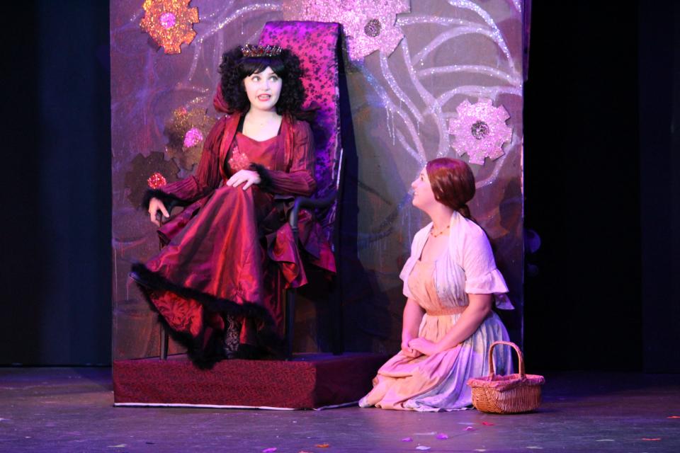 Katie Moon as The Evil Queen and Macy Moon as Snow White in Knoxville Children’s Theatre’s production of “Snow White,” starting this weekend. May 25, 2022