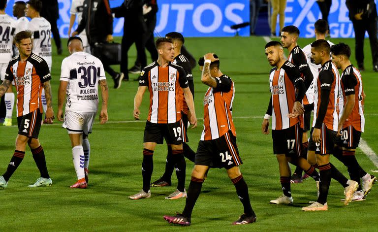 Frente a Gimnasia, en La Plata, River dejó dudas