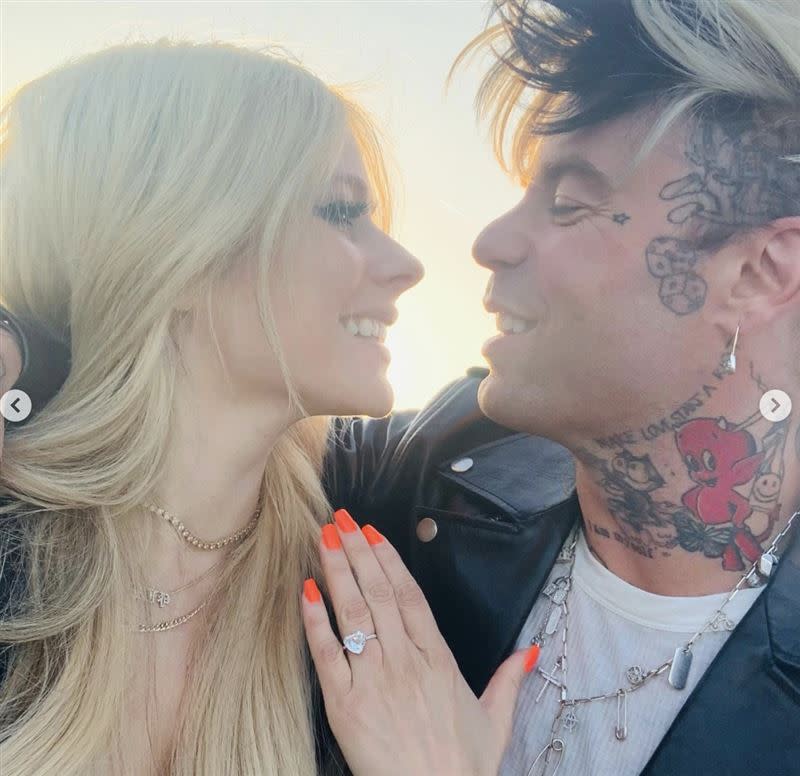 艾薇兒（Avril Lavigne）要結婚了！（圖／翻攝自艾微兒IG）