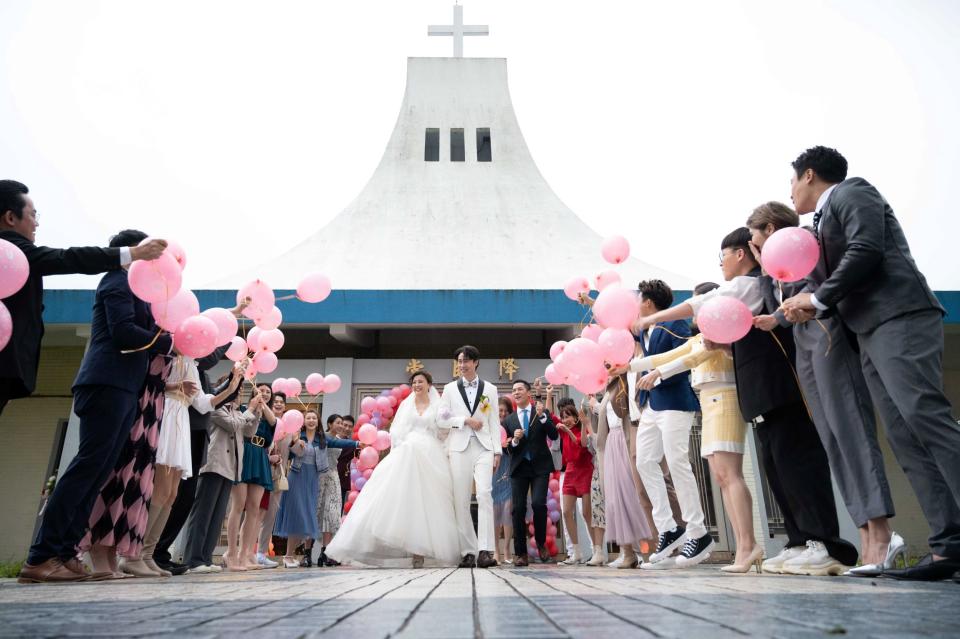 ▲《女力報到-好運到》這場婚禮戲，眾演員齊聚到場獻祝福。