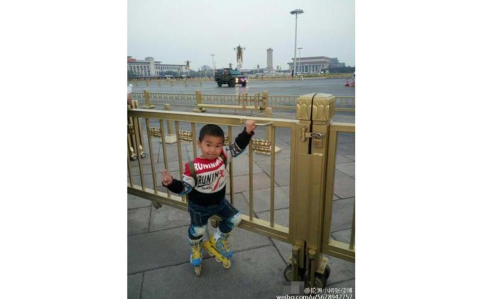 father son rollerblade trip through China