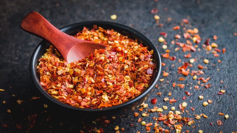 dry red chili pepper flakes