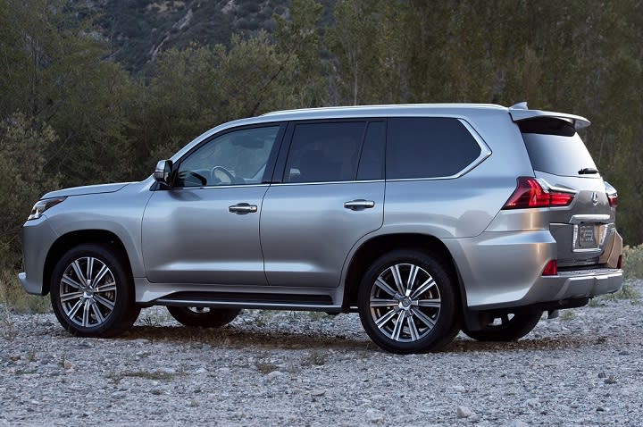 2016 Lexus LX 570 photo