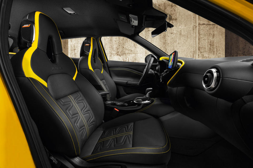 Juke Mc 2024 Interior Seats Cockpit Yellow