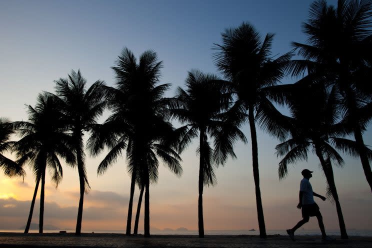 Mit diesen Tipps können auch Sie in fünf Jahren die Copacabana entlangspazieren (Bild: AP Photo/Felipe Dana)