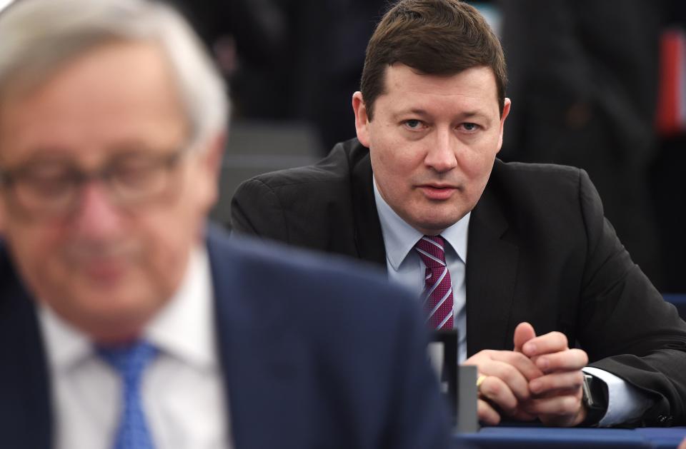 Martin Selmayr sits behind Jean-Claude Juncker in the European Parliament (Getty)