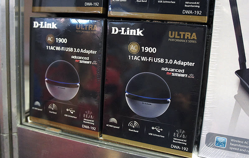 Is that a miniature model of the Death Star? No, it's D-Link new AC1900 USB adapter. It is one of the few USB adapters in the market to support AC1900, meaning 600Mbps on the 2.4GHz band and 1300Mbps on the 5GHz band. It is going at Comex for $89 (U.P.: $109).