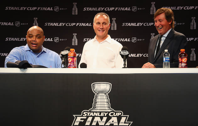 NASHVILLE, TN – JUNE 05: Former NBA Player Charles Barkley, former Edmonton Oilers Paul Coffey and NHL Centennial Ambassador Wayne Gretzky speak during a press conference prior to Game Four of the 2017 NHL Stanley Cup Final between the Pittsburgh Penguins and the Nashville Predators at the Bridgestone Arena on June 5, 2017 in Nashville, Tennessee. (Photo by Frederick Breedon/Getty Images)