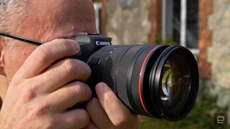 <p>Canon EOS R5 camera review</p> 