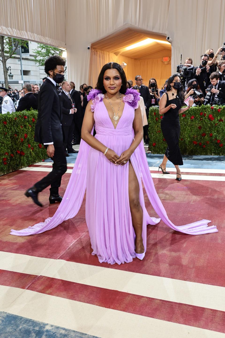 Mindy Kaling attends the 2022 Met Gala.