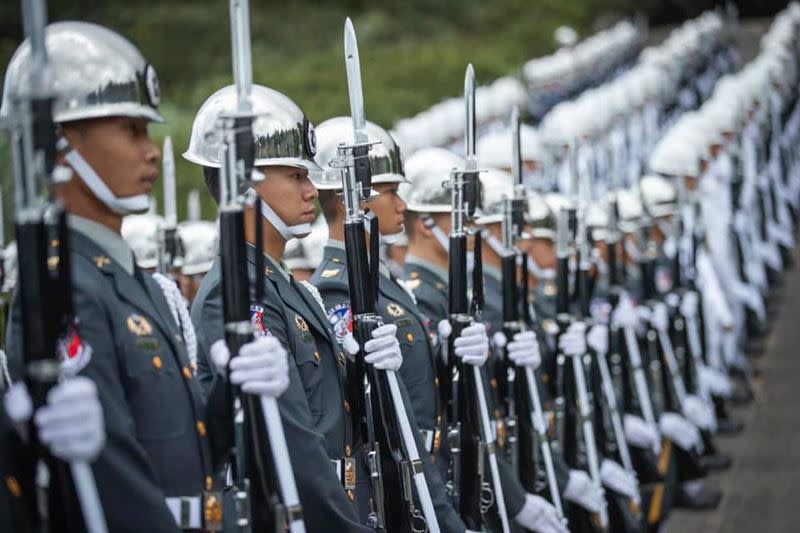  禮成後，李登輝就此長眠五指山國軍示範公墓特勳區第一排。（圖／翻攝自蔡英文臉書）